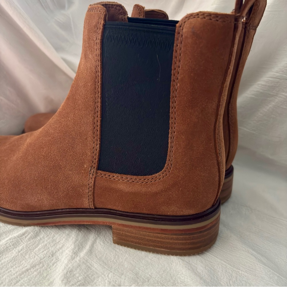 Clarks Women’s Arlo Chelsea Boots Suede Leather Size 10 Pull On - Picture 5 of 13